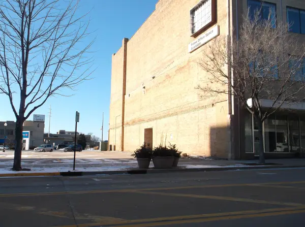 217 N MAIN ST, Oshkosh, WI 54901-4814