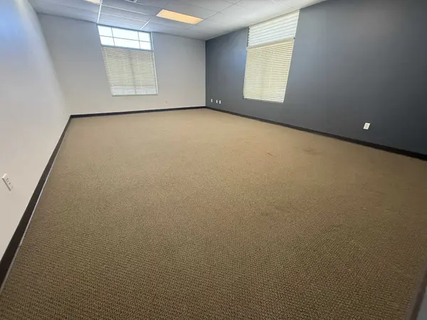 101 S PIONEER RD #300, Fond Du Lac, WI 54935