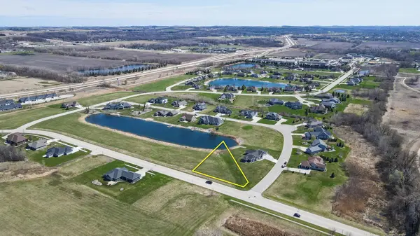 1060 DUCHARME Pkwy #49, Fond Du Lac, WI 54935
