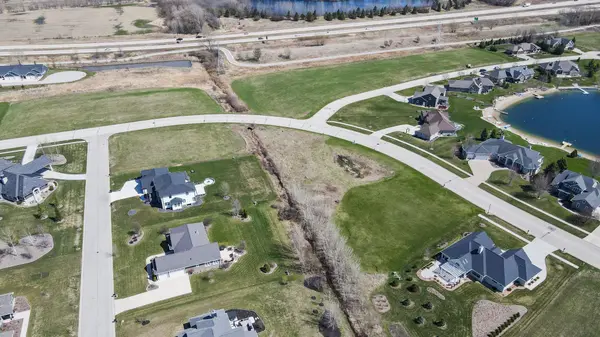 1150 DEER RUN #76, Fond Du Lac, WI 54935