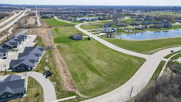 543 N COUNTRY LN #37, Fond Du Lac, WI 54935