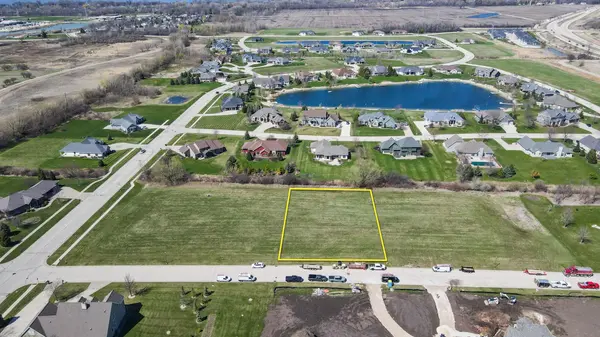 1095 PINE LAKE DR #13, Fond Du Lac, WI 54935