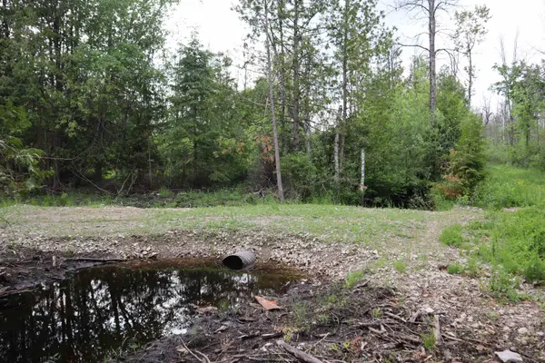 15 MIKUCHONIS LN, Menominee, MI 49858