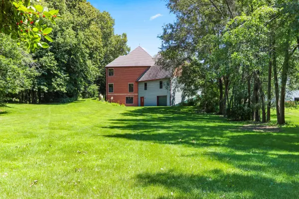2133 PALMER CT, Green Bay, WI 54311-4408
