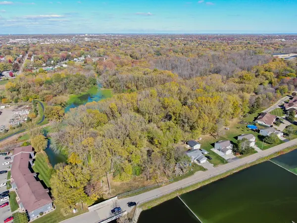 995 BRIGHTON DR, Menasha, WI 54952