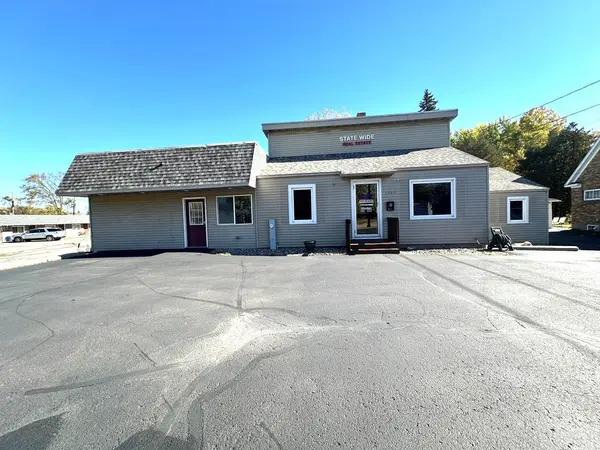 1460 MARINETTE AVE, Marinette, WI 54143