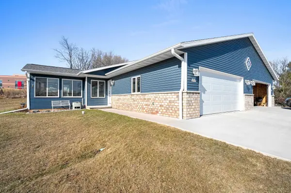 1627 TIMBER TRL, Shawano, WI 54166-0000