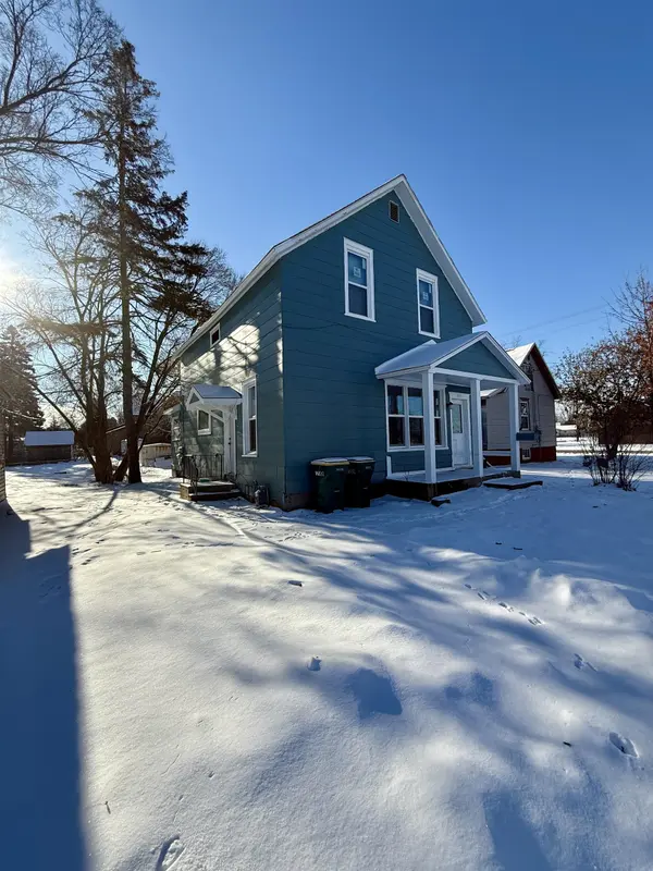 104 LAKE ST, Marinette, WI 54143