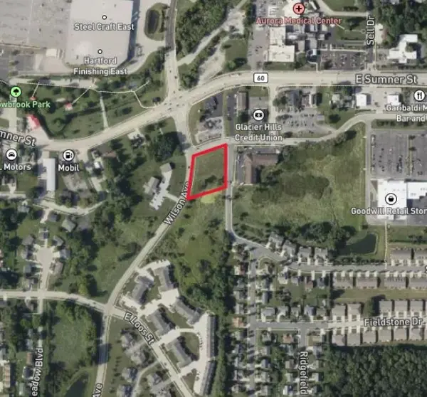 945 BELL AVE, Hartford, WI 53027