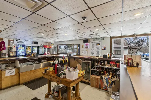 211 N MAPLE AVE, Oconto Falls, WI 54154