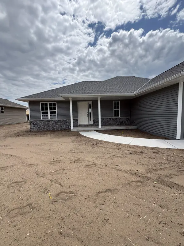 925 CONSTELLATION WAY, Marinette, WI 54143