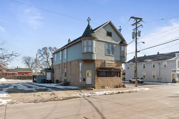 344 BOWEN ST, Oshkosh, WI 54901