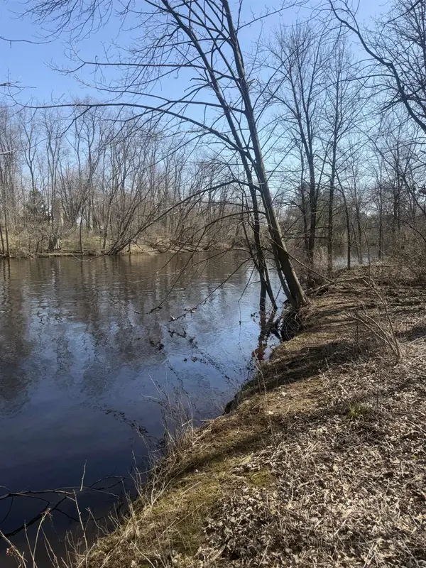 4106 AIRPORT RD, Oconto, WI 54153