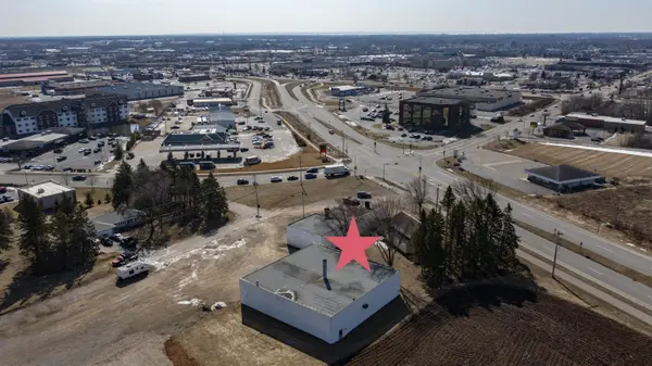 1703 N CASALOMA DR, Appleton, WI 54913-8847