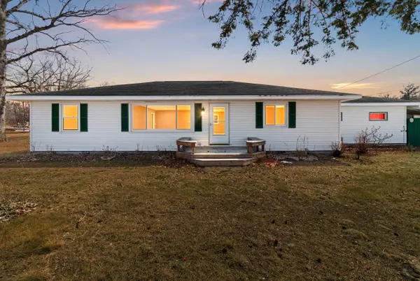 W5184 SHADY LN, Shawano, WI 54166