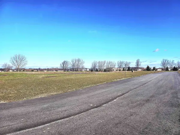 NANA LN #18, Appleton, WI 54915