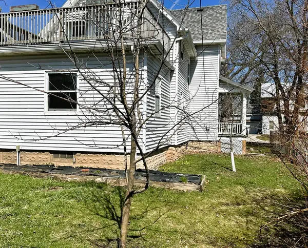 16 E 11TH ST, Fond Du Lac, WI 54935
