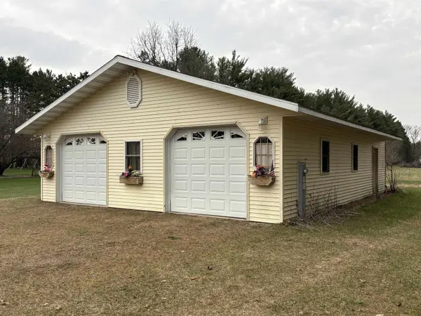 525 SUMMIT ST, Wild Rose, WI 54984