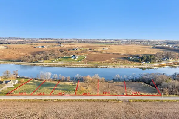 4275 LOST DAUPHIN RD #3, De Pere, WI 54115