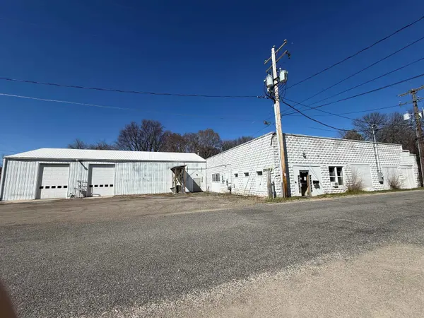 436 10TH AVE, Menominee, MI 49858