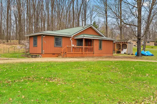 10257 CEDAR VALLEY LN, Suring, WI 54174