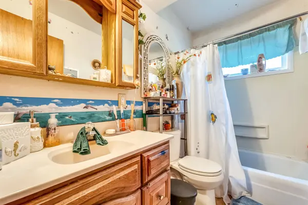 1410 HICKORY LN, New Holstein, WI 53061