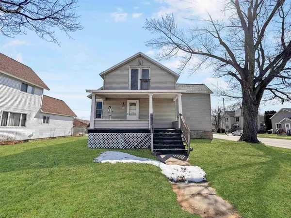 1417 11TH AVE, Menominee, MI 49858