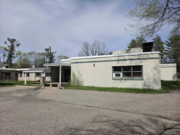 1401 CHURCHILL ST, Waupaca, WI 54981