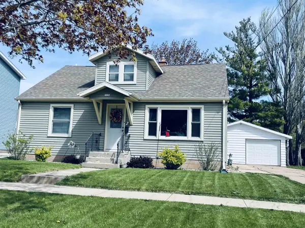 1126 TAFT AVE, Oshkosh, WI 54902