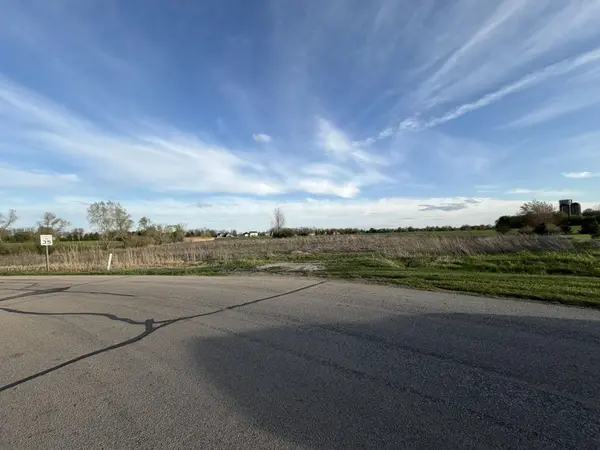 RIVER FOREST DR #4, Kaukauna, WI 54130