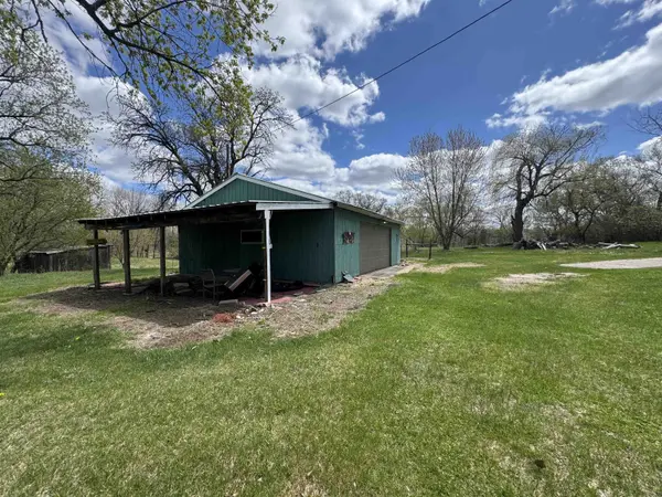 N6596 E LONG LAKE RD, Wild Rose, WI 54984