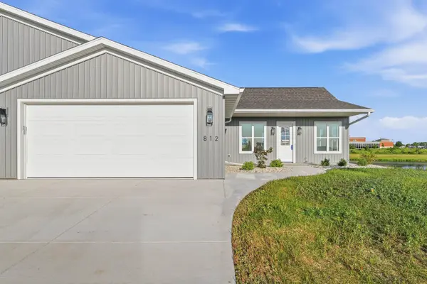 812 LAKEVIEW LN, Ripon, WI 54971