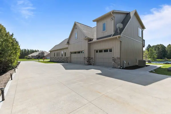 N3281 FEATHER RIDGE DR, Appleton, WI 54913