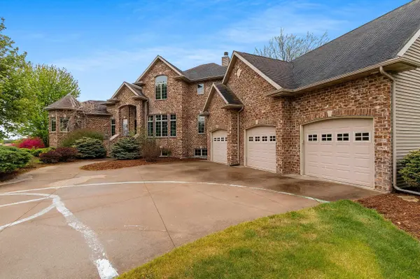 3463 GRAND MEADOWS XING, Neenah, WI 54956