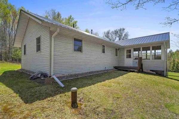 N13898 MATHIS RD, Amberg, WI 54102