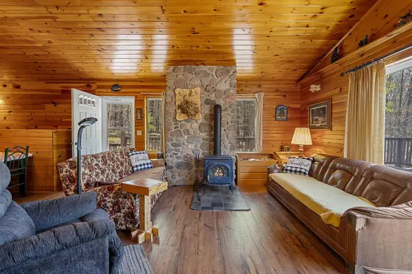 N13898 MATHIS RD, Amberg, WI 54102