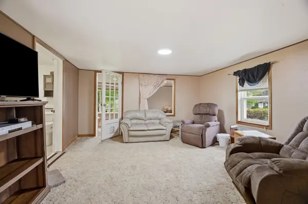 630 ELM ST, Omro, WI 54963