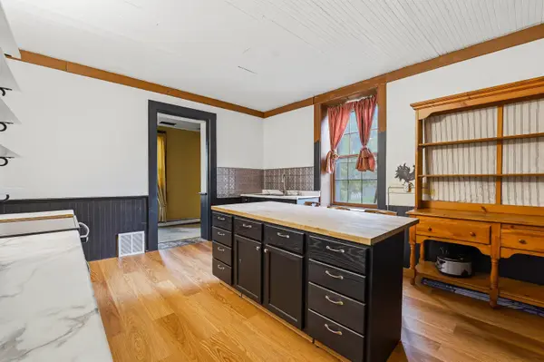 133 W DIVISION ST, Fond Du Lac, WI 54935-4029