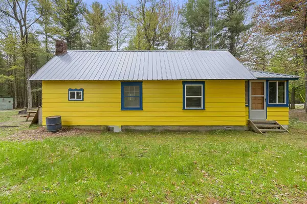 N2972 RIGHT OF WAY RD, Peshtigo, WI 54157