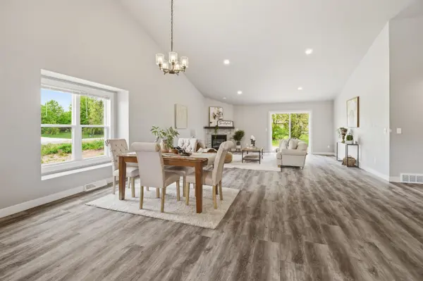 W7097 JACLYN LN, Greenville, WI 54942