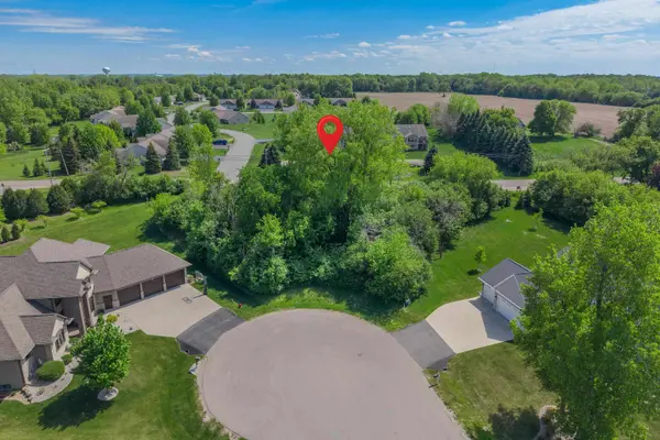 4366 STONEGATE CT #111, Oshkosh, WI 54904-7104