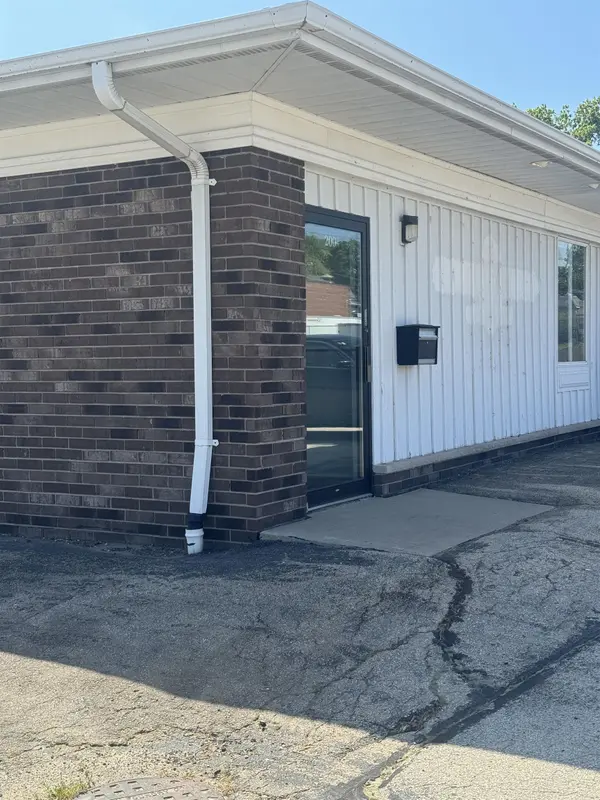 200 E WISCONSIN ST, Seymour, WI 54165