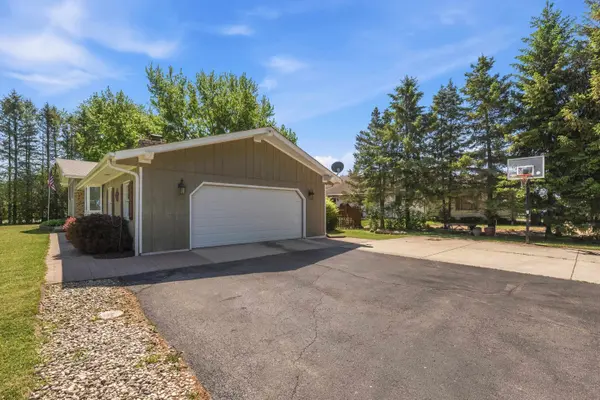 261 CONNIE DR, West Bend, WI 53090