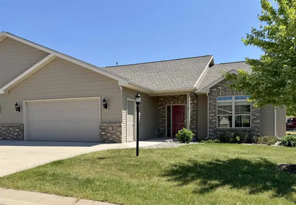 1362 CANDLELIGHT LN, Fond Du Lac, WI 54935-7537