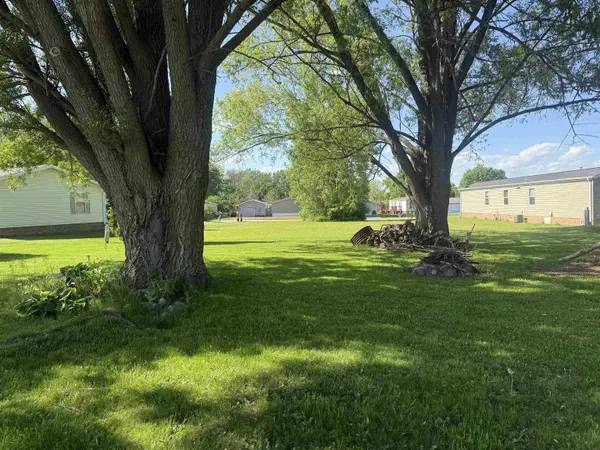 TOMAHAWK LN #42, Cecil, WI 54111