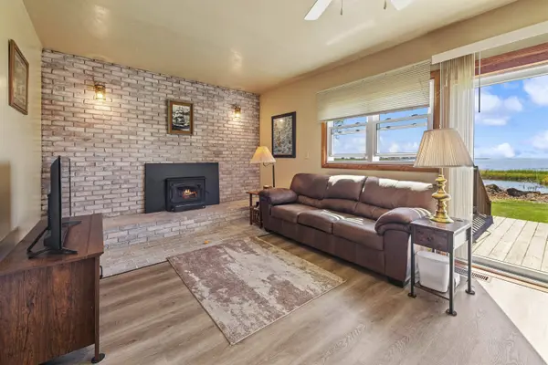 103 W BAY SHORE ST, Marinette, WI 54143