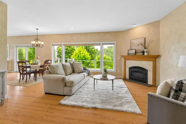 W3549 CENTER VALLEY RD, Appleton, WI 54913