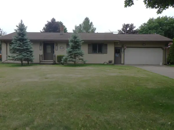 305 RIVERVIEW DR, Marion, WI 54950