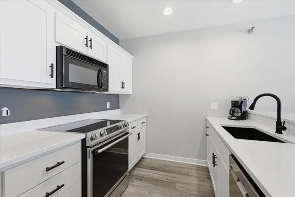 107 N 1ST AVE #UNIT 231/233, Sturgeon Bay, WI 54235