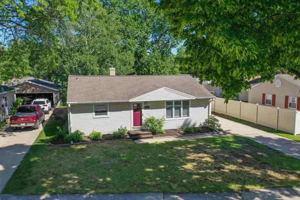1525 GROSS AVE, Green Bay, WI 54304-3307